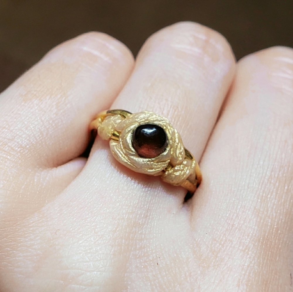 🥀 Rosette Garnet Flash Black Opal Ring